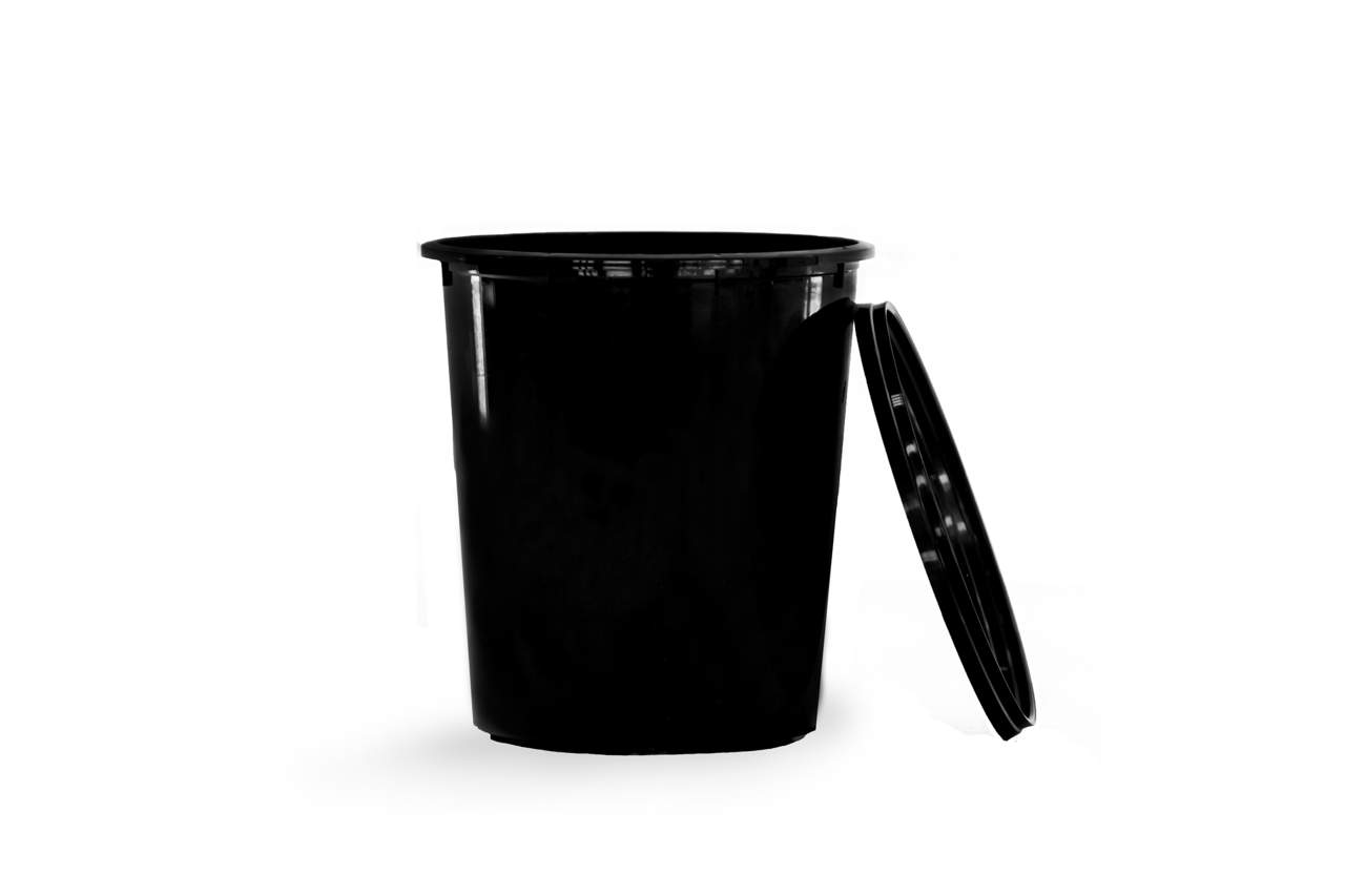 MCB - Black cups 200p.
