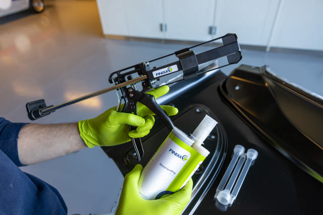PLI 60 - Applicator gun for metal bonding