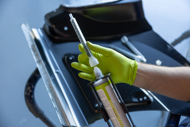 PLI 60 - Applicator gun for metal bonding
